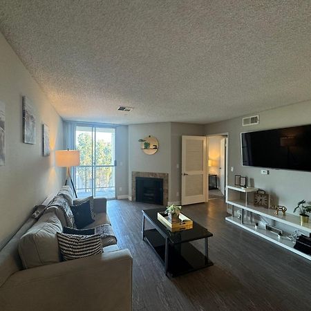 Incredible Two Bedroom Hollywood Apartments Free Parking Лос-Анджелес Екстер'єр фото