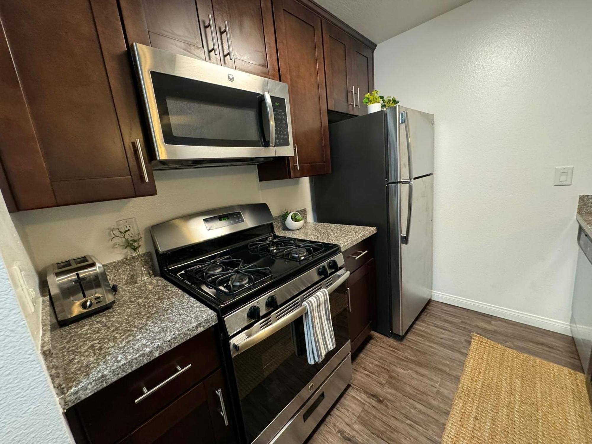 Incredible Two Bedroom Hollywood Apartments Free Parking Лос-Анджелес Екстер'єр фото