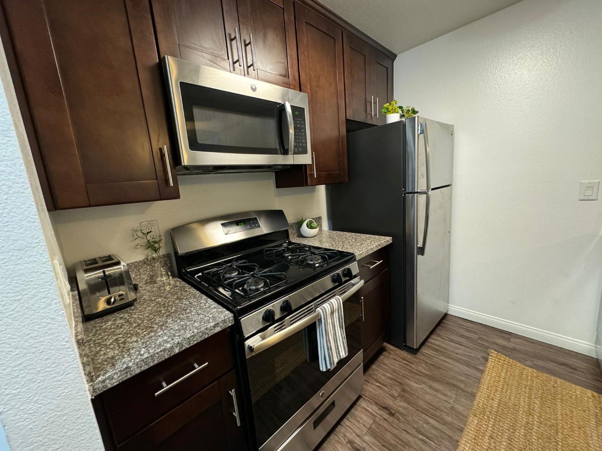 Incredible Two Bedroom Hollywood Apartments Free Parking Лос-Анджелес Екстер'єр фото