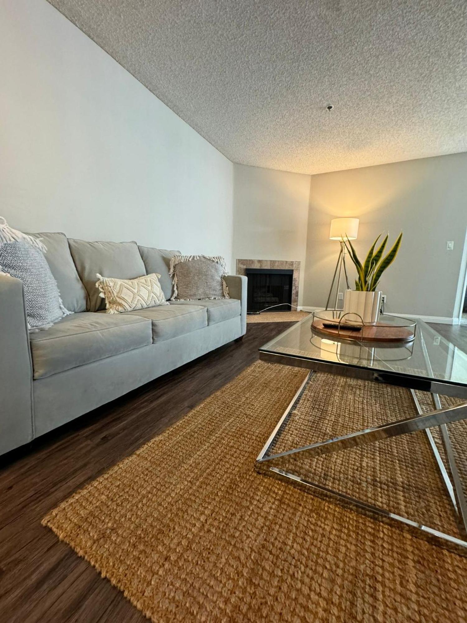 Incredible Two Bedroom Hollywood Apartments Free Parking Лос-Анджелес Екстер'єр фото