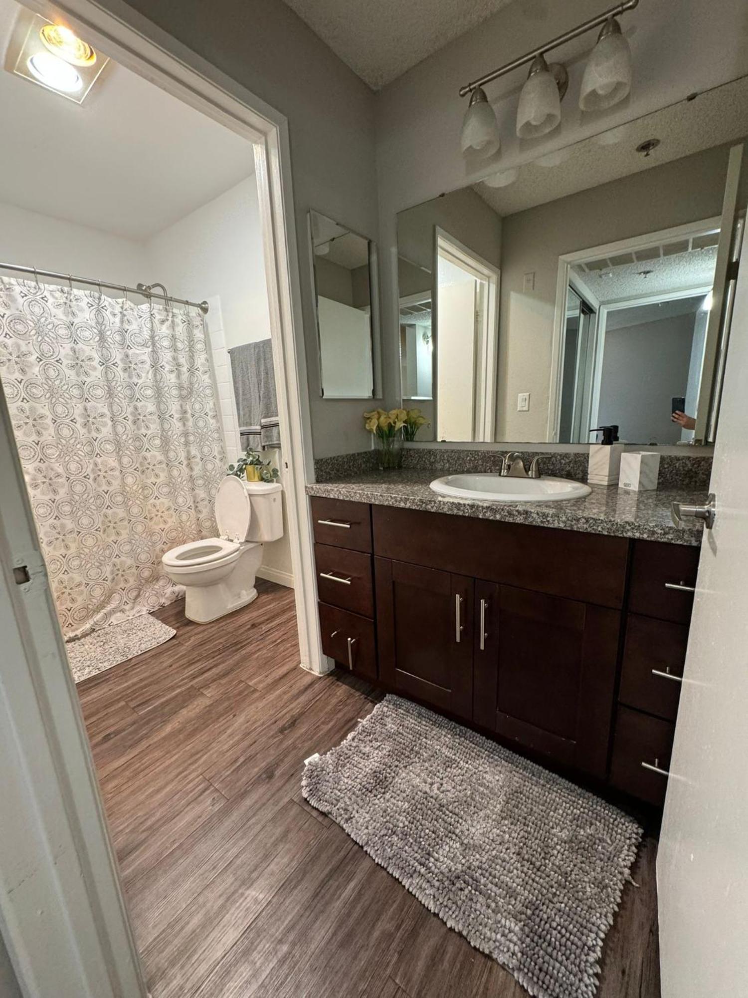Incredible Two Bedroom Hollywood Apartments Free Parking Лос-Анджелес Екстер'єр фото