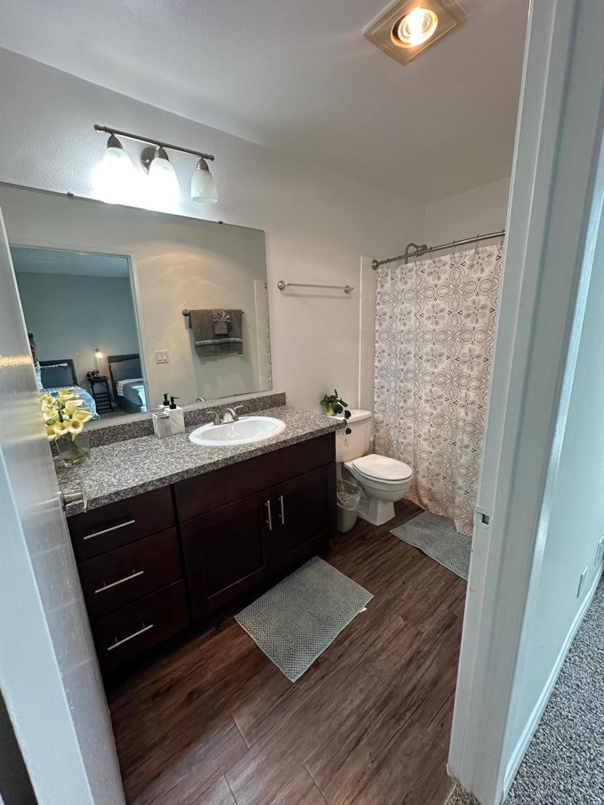 Incredible Two Bedroom Hollywood Apartments Free Parking Лос-Анджелес Екстер'єр фото