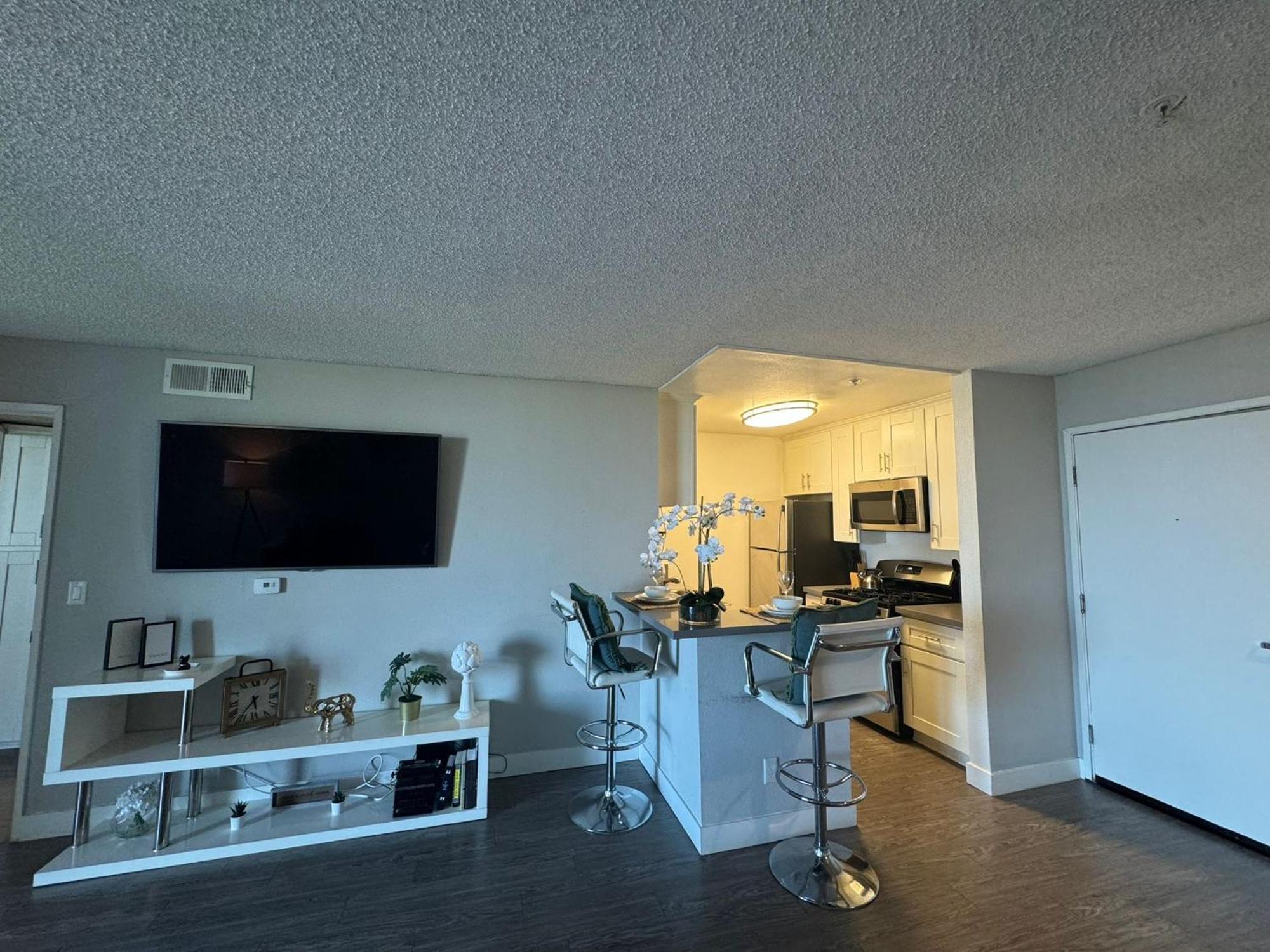 Incredible Two Bedroom Hollywood Apartments Free Parking Лос-Анджелес Екстер'єр фото