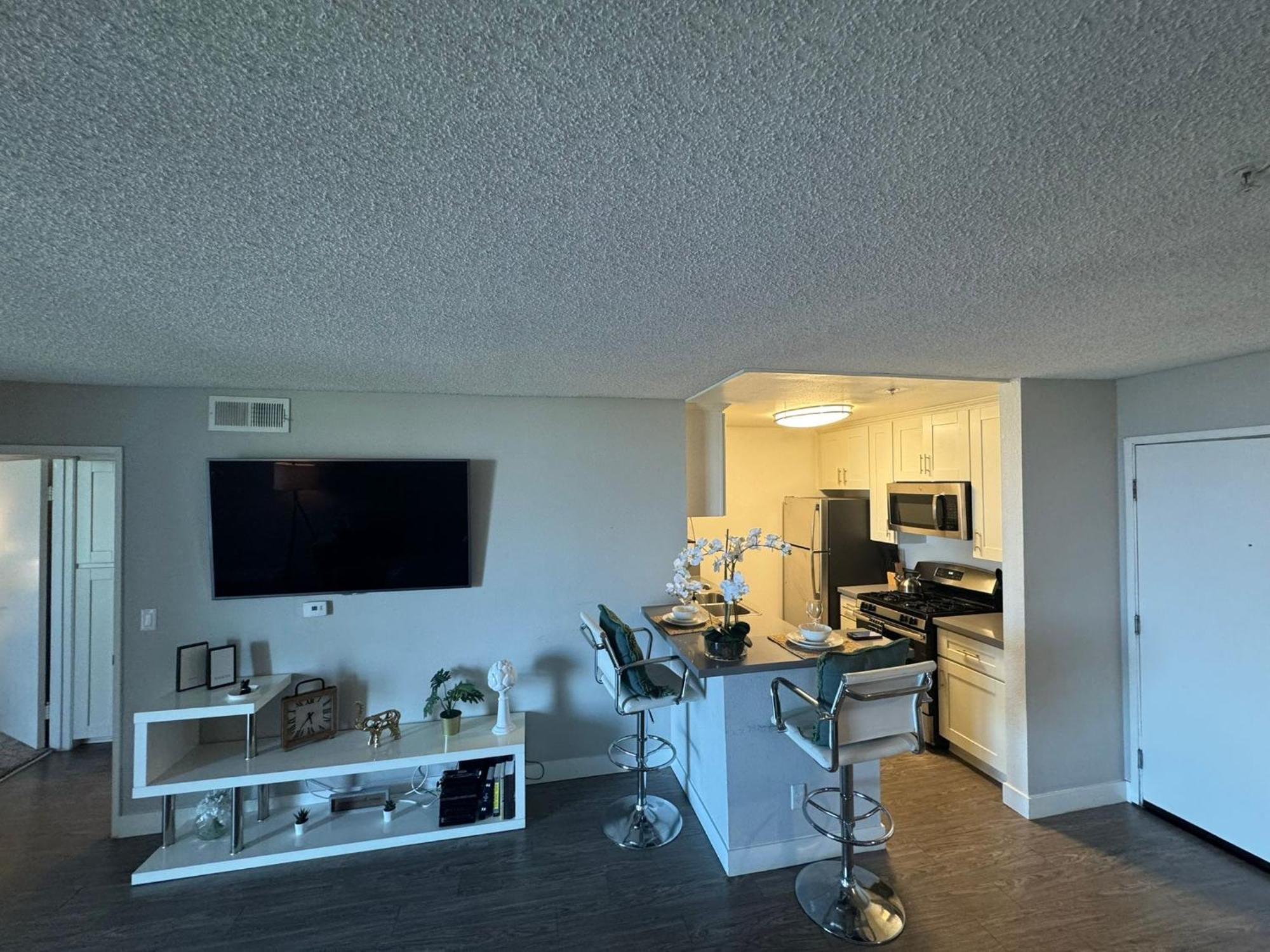 Incredible Two Bedroom Hollywood Apartments Free Parking Лос-Анджелес Екстер'єр фото
