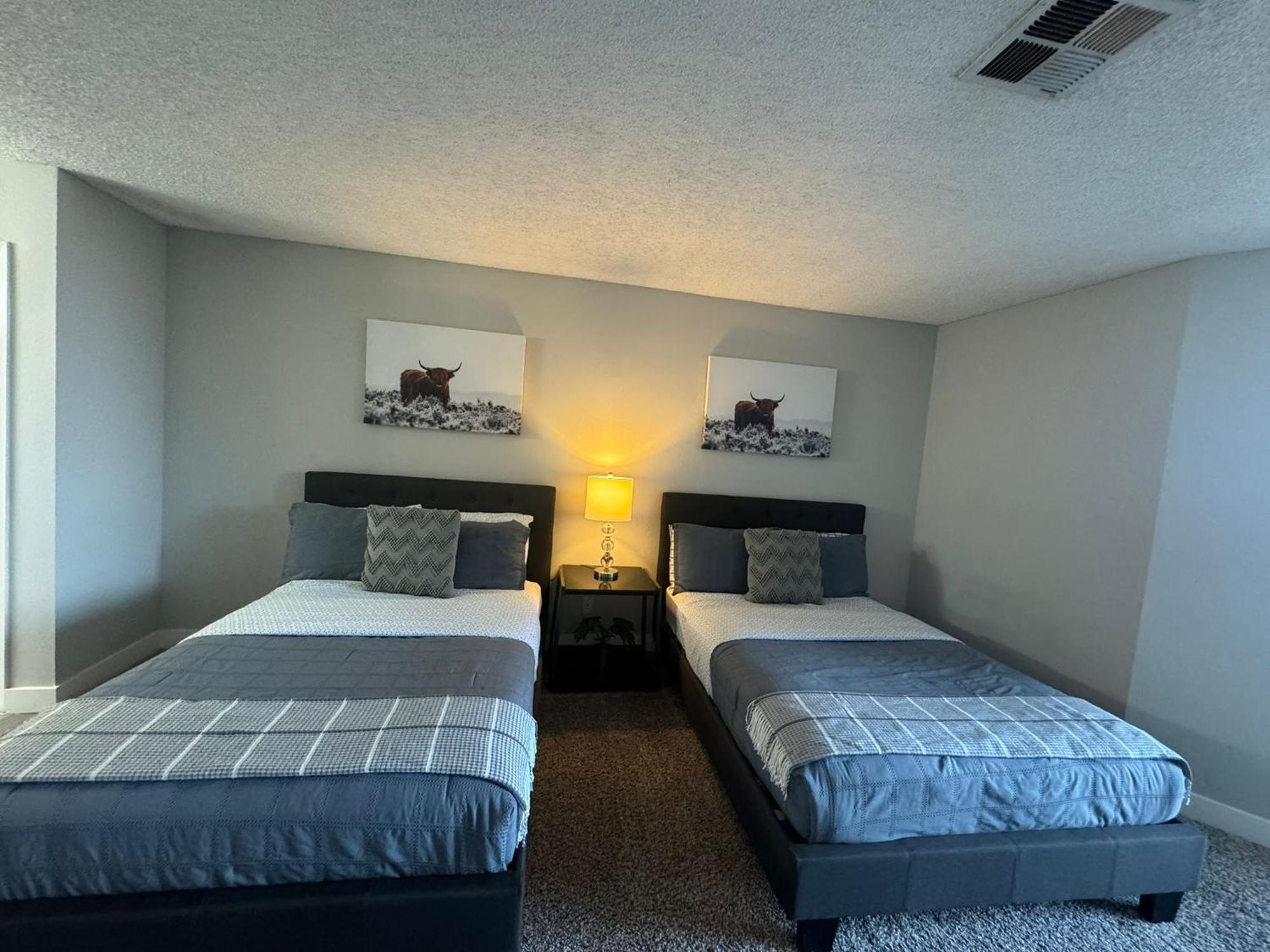 Incredible Two Bedroom Hollywood Apartments Free Parking Лос-Анджелес Екстер'єр фото