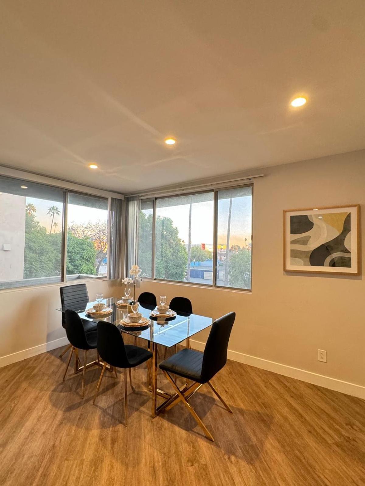 Incredible Two Bedroom Hollywood Apartments Free Parking Лос-Анджелес Екстер'єр фото