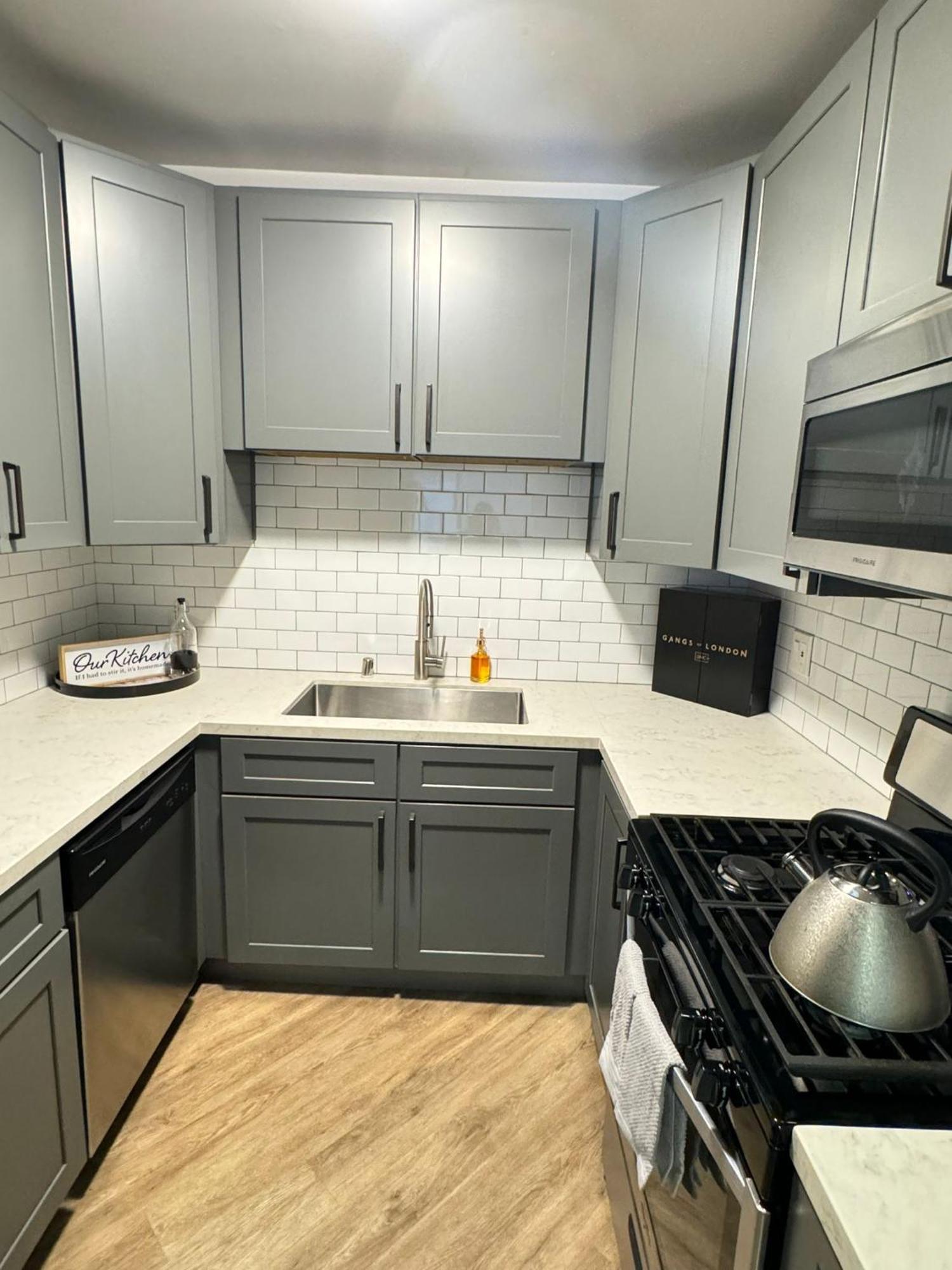 Incredible Two Bedroom Hollywood Apartments Free Parking Лос-Анджелес Екстер'єр фото